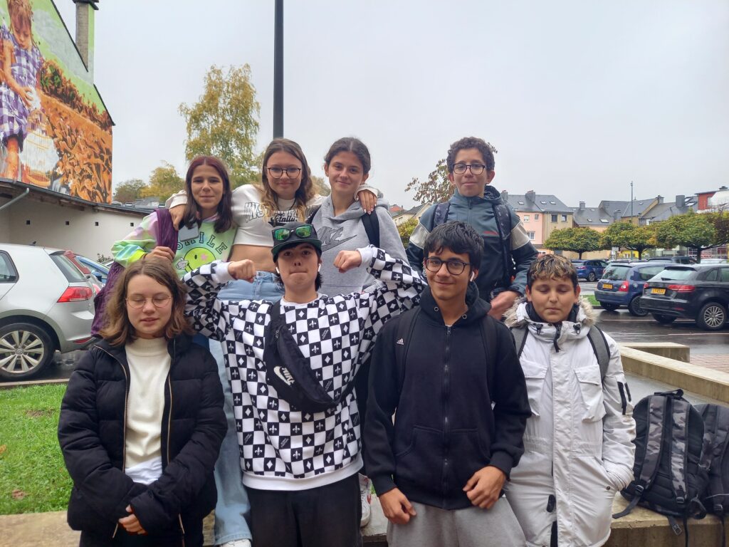 Eis Schüler an Halloween-Stëmmung am Hariko