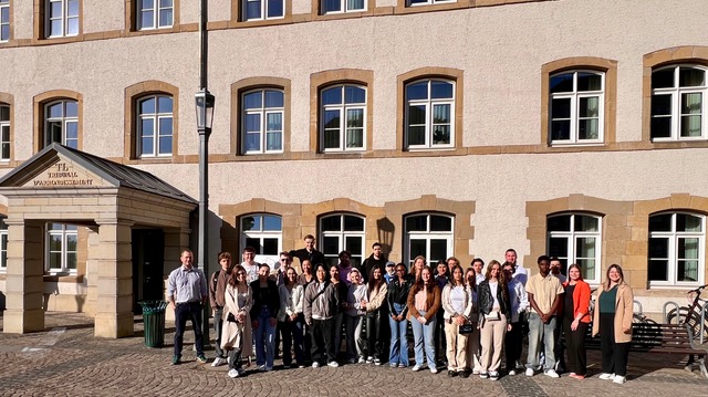 D’3GSO1 an d’3GCMP op Besuch am Tribunal d’arrondissement