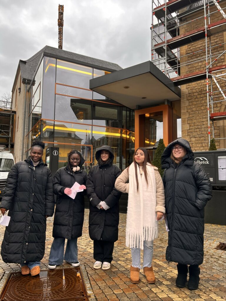 Les élèves de l’OPCAP tracent leur « Chemin de la démocratie »