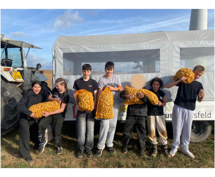 7P-FR : Ee Moien an de Gromperen zu Bënzelt